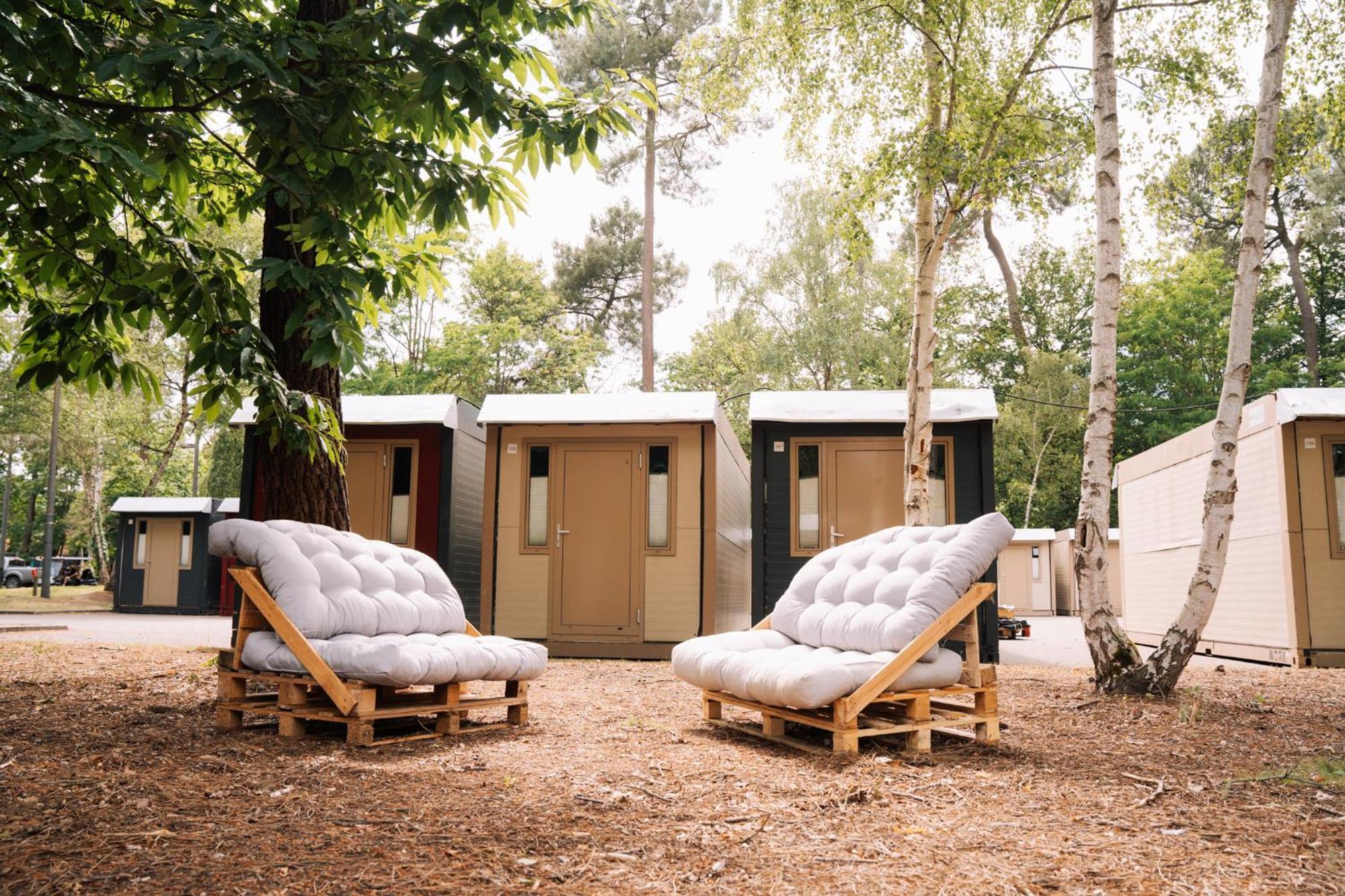 Gold Pop-up Village Le Mans